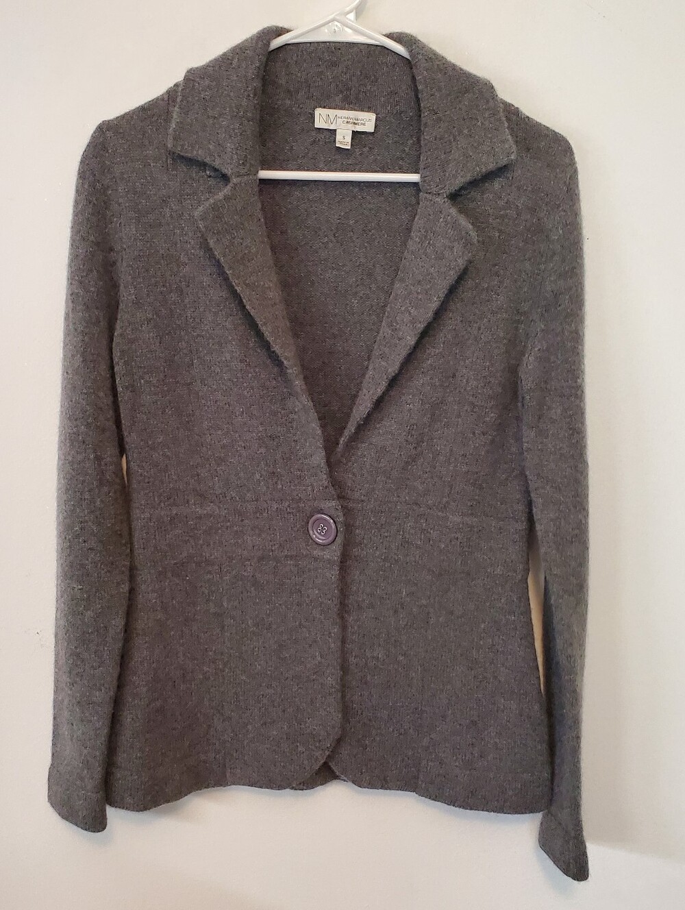 Neiman Marcus gray 100% cashmere cardigan Size small